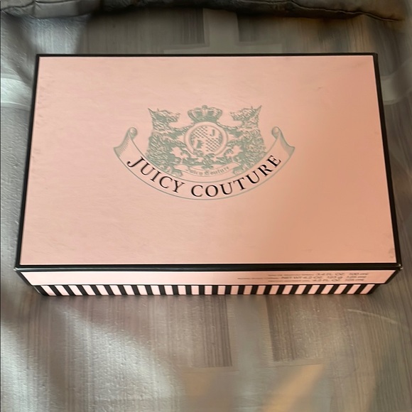 Juicy Couture Pink and Black Gift Set - Picture 6 of 8